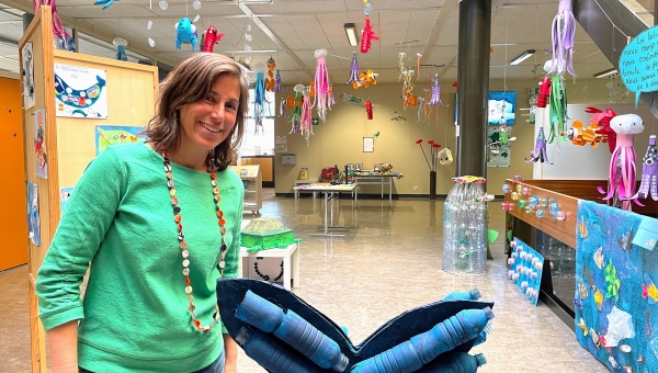 Les élèves d’Ollon transforment le plastique en message écologique et artistique
